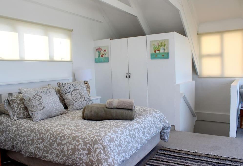 Baby Whale Bliss - Beachfront House Witsand Esterno foto